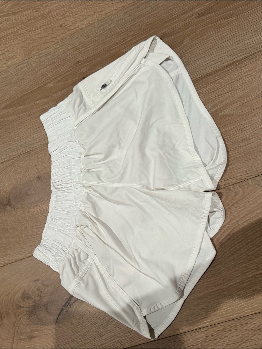 Lululemon Women’s White Elastic-Waist Athletic Shorts